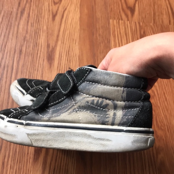 Vans Hi Tops with Shark design size 12.5 kids - Picture 3 of 7